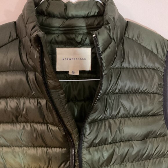 Aeropostale Army Green Puffer Vest – Men’s XS - Picture 2 of 3